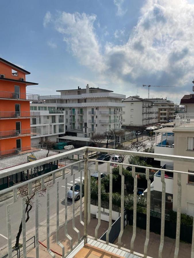 Condominio Michelangelo-Solo Per Famiglie- Walterigato Apartments Lido di Jesolo Exterior photo