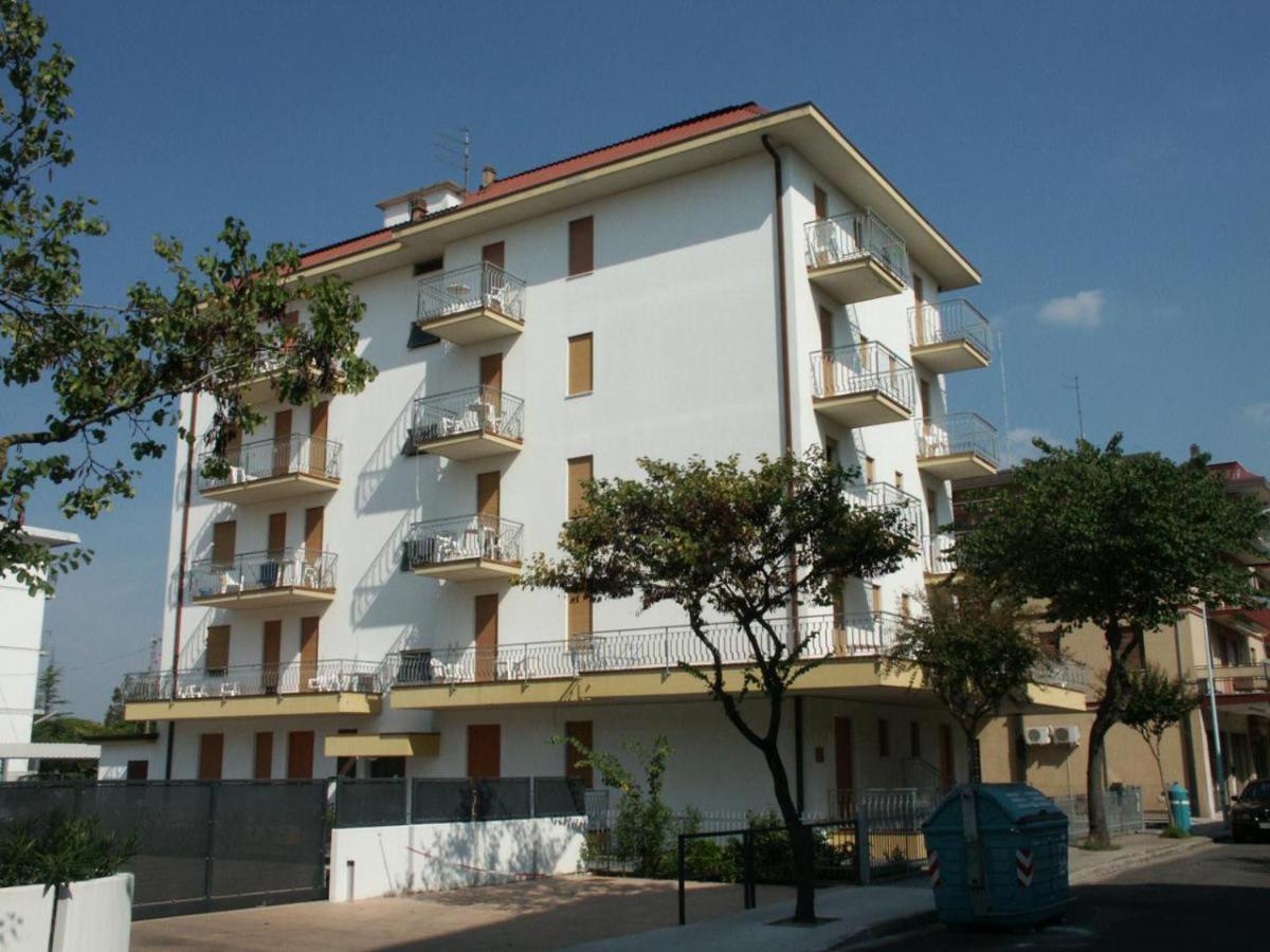 Condominio Michelangelo-Solo Per Famiglie- Walterigato Apartments Lido di Jesolo Exterior photo