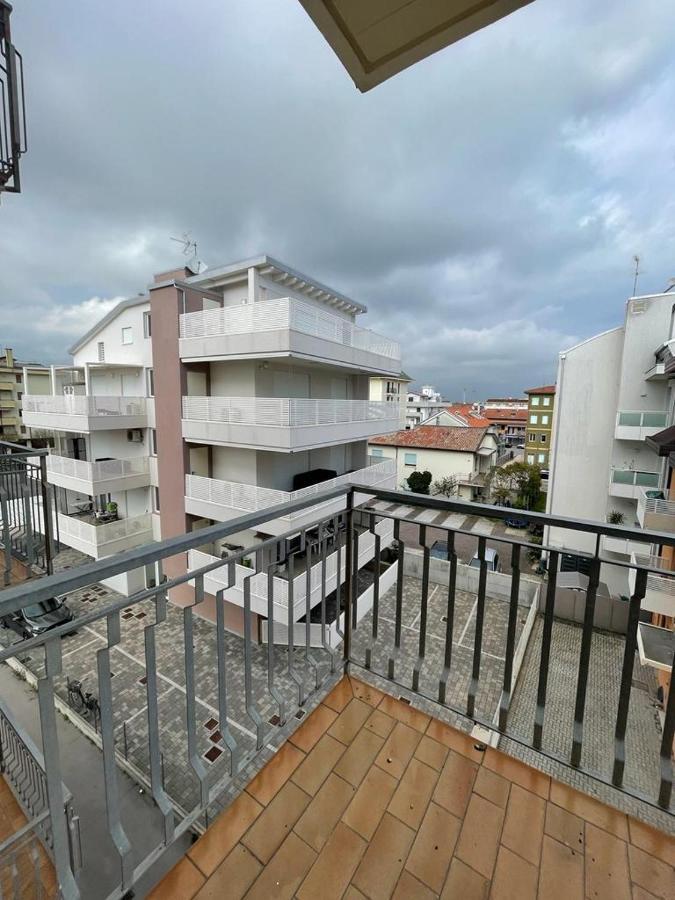 Condominio Michelangelo-Solo Per Famiglie- Walterigato Apartments Lido di Jesolo Exterior photo